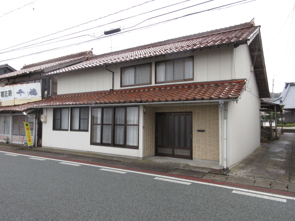 熱田町　一戸建中古住宅【旧国道沿い・海・浜田港近】