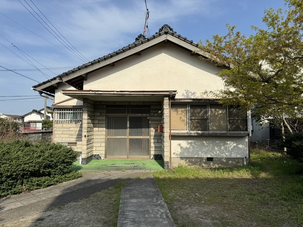 境港市中野町　人気のエリア内の広い敷地内にある大きい平屋です(^^)/